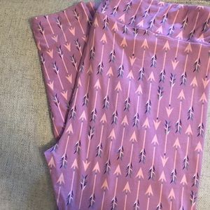 Lularoe arrow leggings
